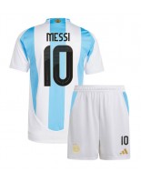 Otroške Nogometnih dresov Argentina Lionel Messi #10 Domači Copa America 2024 Kratki rokavi (+ hlače)
